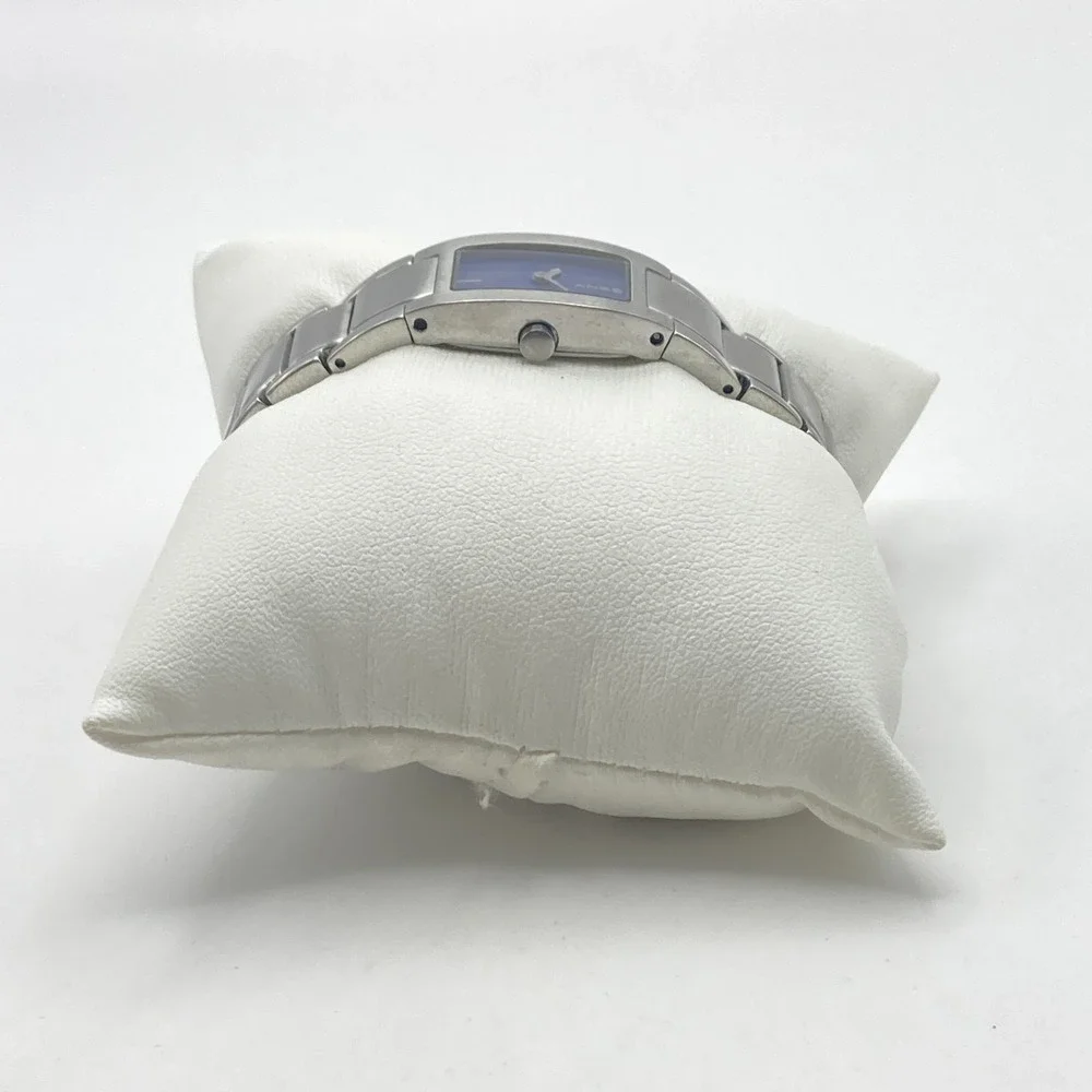 DKNY Women's Watch 17mm Brushed Silver Tone Blue Dial WR New Battery SMALL 6